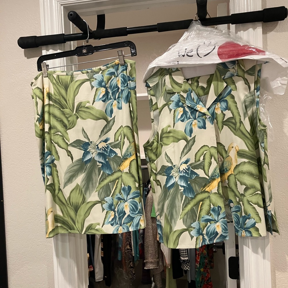Tommy Bahama 2 Piece Outfit.
